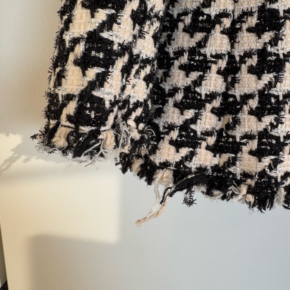 Veronica Beard Black and Cream Textured Blazer and Mini Skirt set - Picture 9 of 12